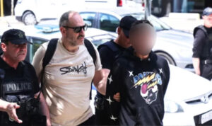 30χρονος χτύπησε πάνω από 14 φορές με κατσαβίδι και μαχαίρι το πρόσωπο του 67χρονου πατέρα του στην Θεσσαλονίκη