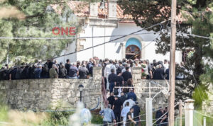 Θρήνος και οδύνη στην κηδεία του 21χρονου Νικήτα – Δείτε βίντεο, φωτογραφίες