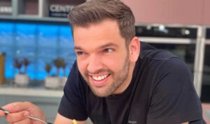 Σοβαρό τροχαίο για τον σεφ Πέτρο Συρίγο – «Έχω σπάσει τους καρπούς των χεριών μου»