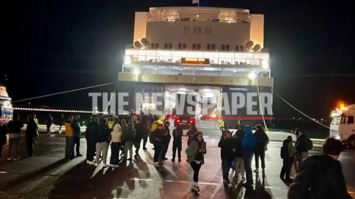 Εγκλωβισμένοι στον Βόλο 35 μαθητές: Καθυστέρησε το πλοίο για Σκιάθο και τους «έπιασε» η απεργία της Πρωτομαγιάς