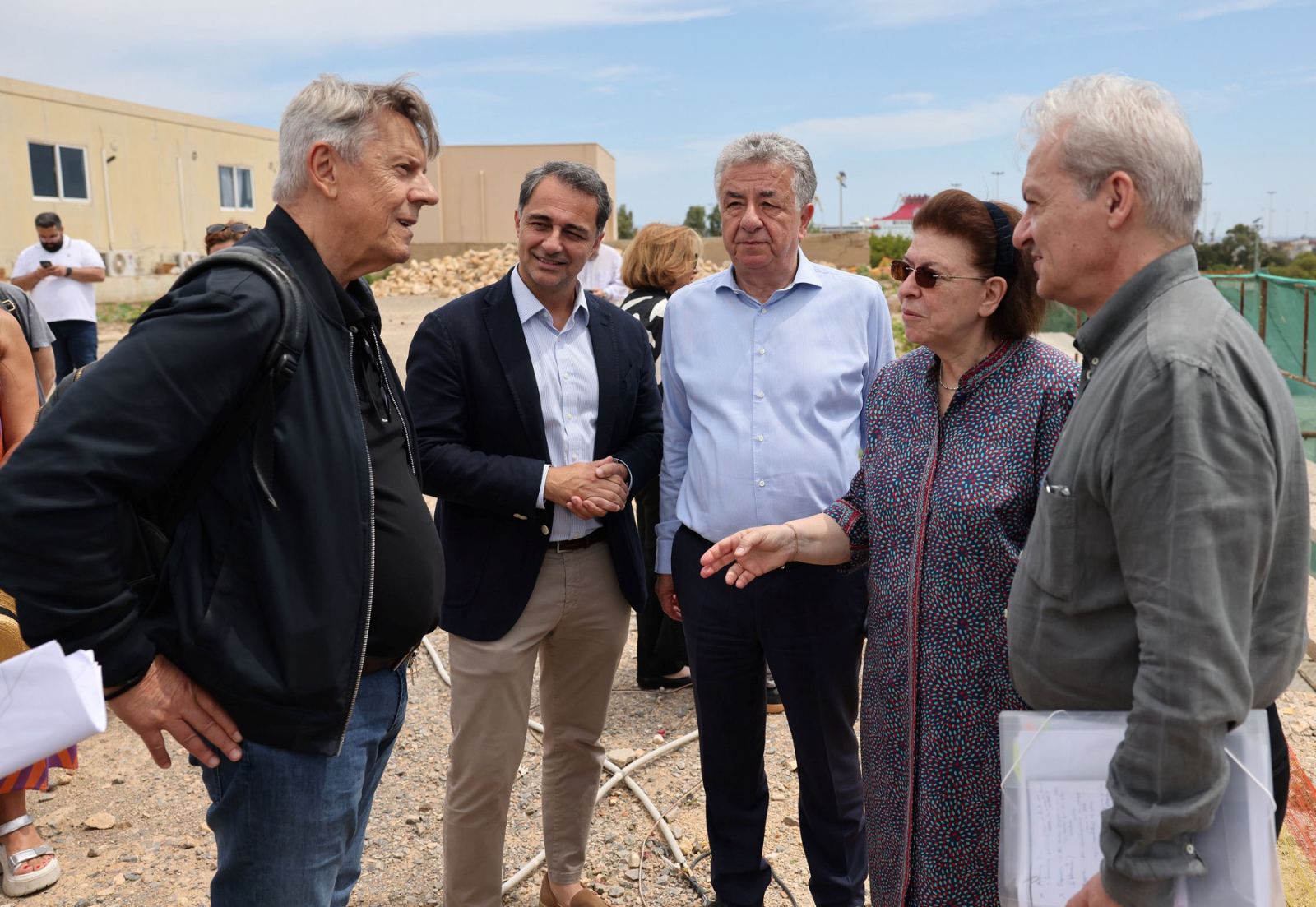 Λίνα Μενδώνη τείχη