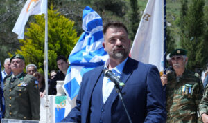 Τιμή στον ήρωα της Κύπρου Μανώλη Μπικάκη: Αποκαλυπτήρια της προτομής του στην Κρήτη – Δείτε βίντεο και φωτογραφίες