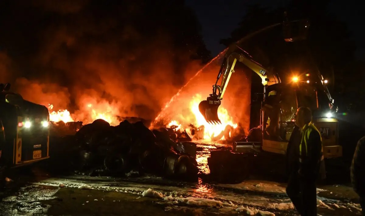 Πάτρα: Από εμπρησμό η πυρκαγιά στο πρώην εργοστάσιο της Pirelli