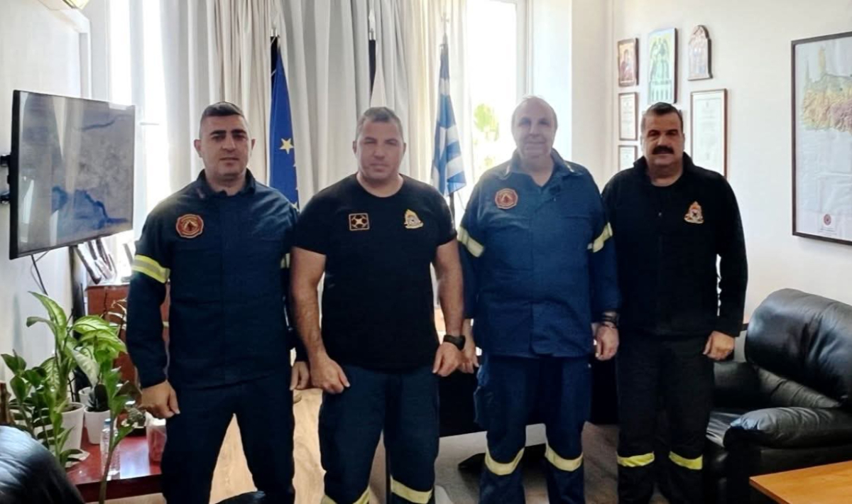πυροσβέστες συνάντηση με Συντονιστή