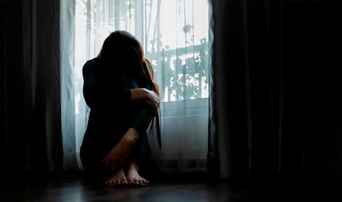 Πάτρα: Eπιχειρηματίας κακοποιούσε και κρατούσε κλειδωμένη τη σύντροφό του