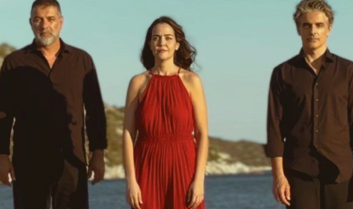 «Δυο μαύρα πουκάμισα»: Η νέα σειρά του MEGA – Ξεκίνησαν τα γυρίσματα στην Κρήτη