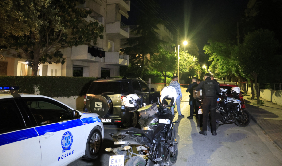 Αιγάλεω: Οδηγός φορτηγού υπό την επήρεια αλκοόλ παρέσυρε έξι σταθμευμένα αυτοκίνητα