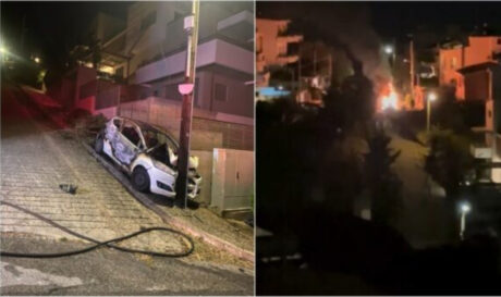 Βούλα: Φλεγόμενο ΙΧ προσέκρουσε σε κολόνα της ΔΕΗ