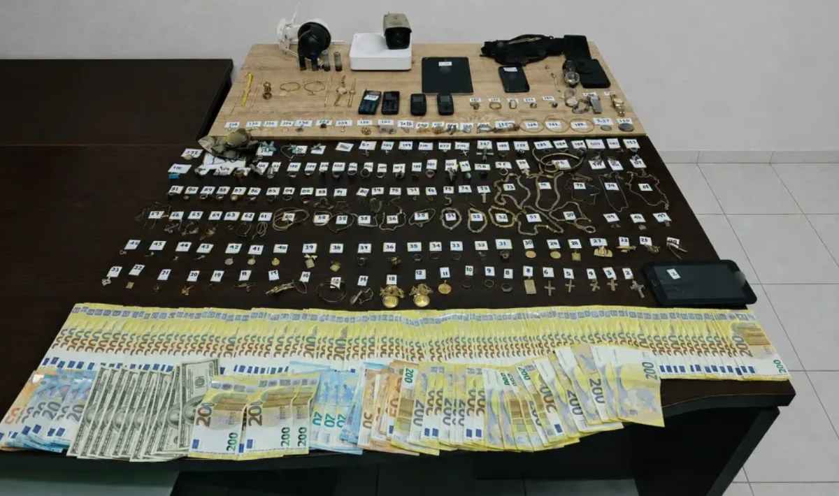 Ζεφύρι: Δύο συλλήψεις για κλοπές, εντοπίστηκαν κλοπιμαία και 27.000€