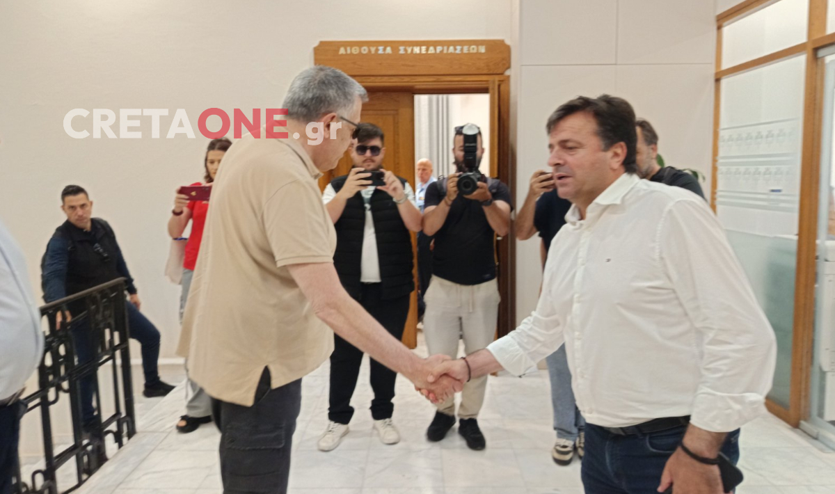 «Δύσκολο καλοκαίρι» με φόντο τα μεγάλα έργα στην Κρήτη: Η συνάντηση Ταχιάου – Αρναουτάκη (Φωτογραφίες + Βίντεο)