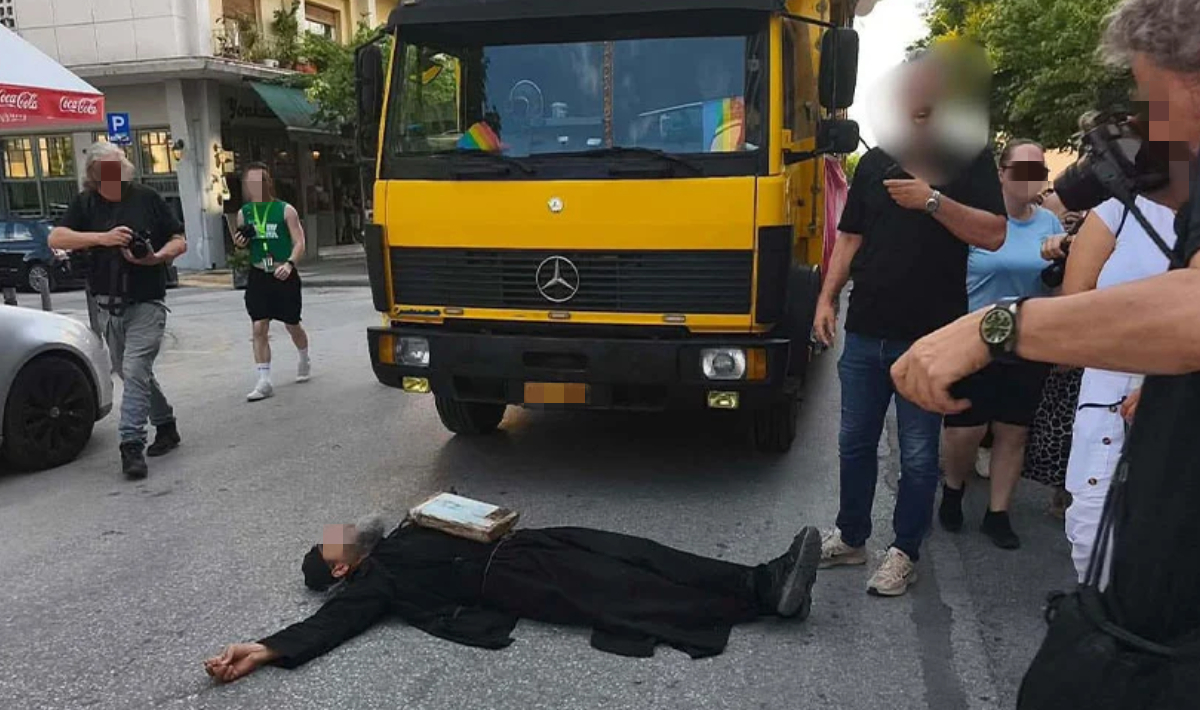Ρασοφόρος ξάπλωσε στον δρόμο για να σταματήσει το Thessaloniki Pride – Δείτε βίντεο