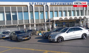 «Μπλόκο» από τα ταξί στο Ηράκλειο: Φουντώνει η κόντρα με την κυβέρνηση για τα ιδιωτικά ΙΧ με οδηγό