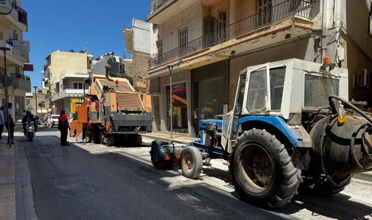 Σε εξέλιξη εργασίες ασφαλτόστρωσης σε κεντρικούς δρόμους του Ηρακλείου – Δείτε φώτο