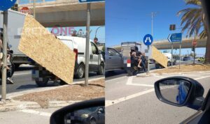 Ο Χάρος βγήκε παγανιά στο Ηράκλειο: Οδηγός μοτοσικλέτας μετέφερε μεγάλο ξύλινο πάνελ (Φώτο)
