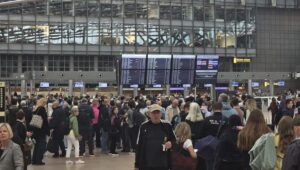Αμβούργο: Συναγερμός και χάος στο αεροδρόμιο – Εκκενώνονται αεροσκάφη