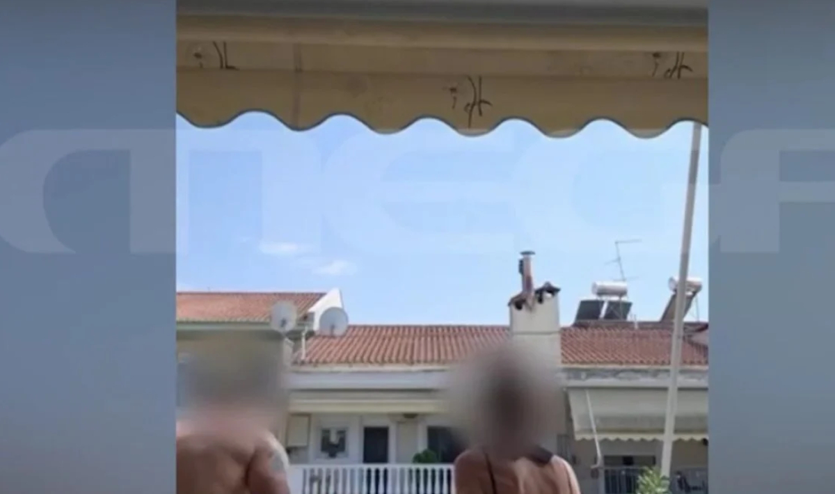 «Είχε στα χέρια του ένα τσεκούρι και ένα μπιτόνι» – Η δραματική περιγραφή του διαπραγματευτή της ΕΛΑΣ για τον 50χρονο που κρατούσε την πρώην του όμηρο στην Λάρισα