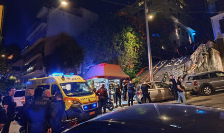 ΑΝΔΡΑΣ ΕΝΤΟΠΙΣΤΗΚΕ ΝΕΚΡΟΣ ΑΠΟ ΠΥΡΟΒΟΛΙΣΜΟΥΣ ΣΤΑ ΕΞΑΡΧΕΙΑ