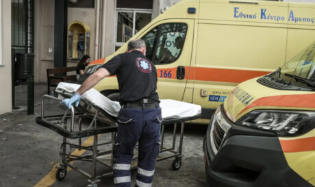 Τραυματιοφορέας σε δημόσιο νοσοκομείο