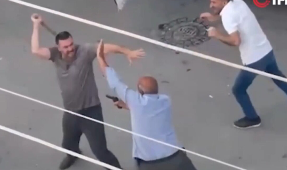Απίστευτο βίντεο από την Άγκυρα: Άνδρας πυροβολεί εξ’ επαφής οδηγό λεωφορείου επανειλημμένα