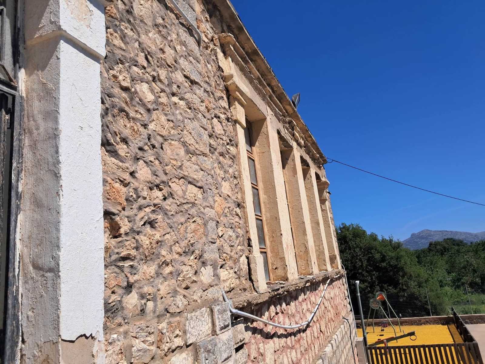πρώην δημοτικό σχολείο Καμινάκι Οροπέδιο Λασιθίου 