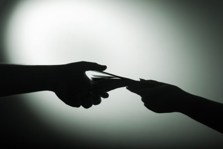 Εκβιασμός 13χρονου στον Βόλο: Κακουργηματική δίωξη στον 34χρονο για τις 370.000 ευρώ