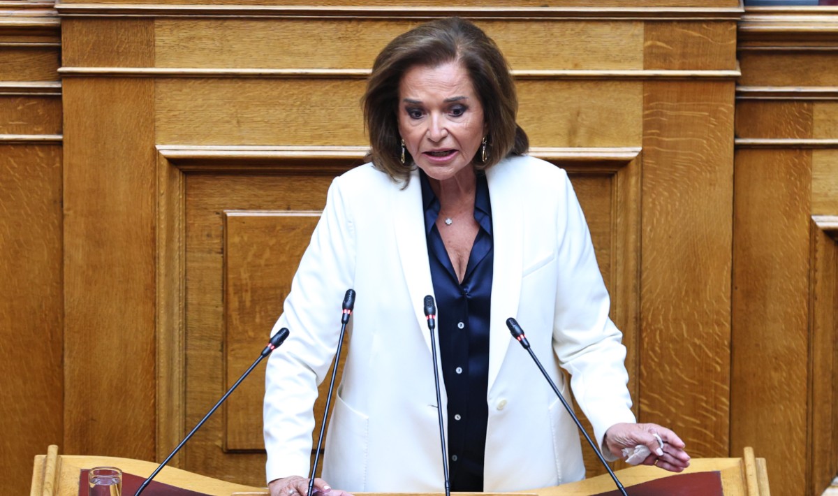 Ντόρα Μπακογιάννη: «Ούτε ένα κόμμα δεν πρέπει να εξυπηρετεί το αφήγημα των εχθρών της δημοκρατίας»