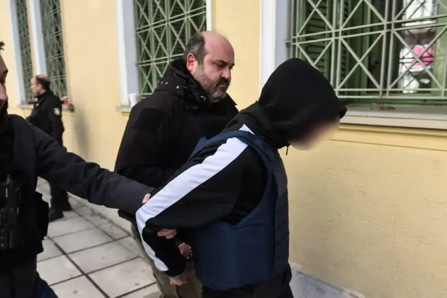 ΣΕΡΡΕΣ ΑΝΗΛΙΚΟΣ