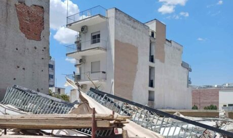 ΠΕΤΡΑΛΩΝΑ ΠΟΛΥΚΑΤΟΙΚΙΑ