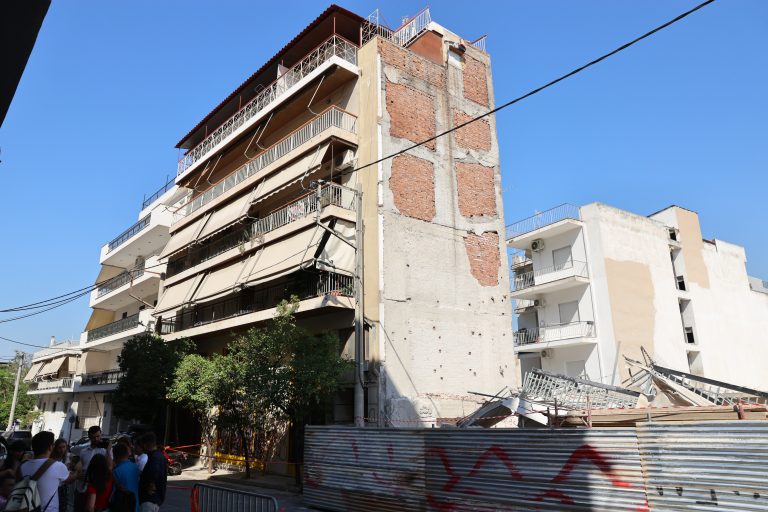 Πετράλωνα: Σαρωτικοί έλεγχοι μετά την κατάρρευση – Στο μικροσκόπιο η στατική επάρκεια των κτηρίων