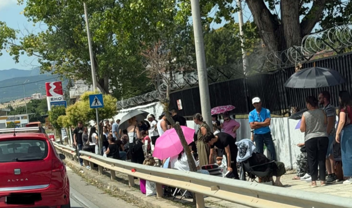 Κοζάνη: Ουρές για διαβατήρια από πολίτες που δεν θέλουν τις νέες ταυτότητες