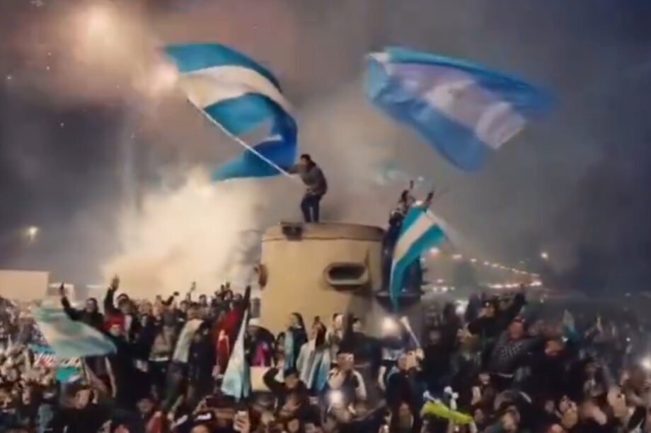 Τι και αν έχασαν το τρόπαιο; Υποδοχή ηρώων στην εθνική Αργεντινής (βίντεο)