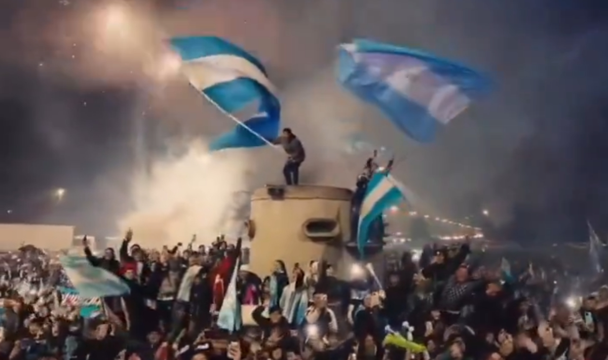 Τι και αν έχασαν το τρόπαιο; Υποδοχή ηρώων στην εθνική Αργεντινής (βίντεο)