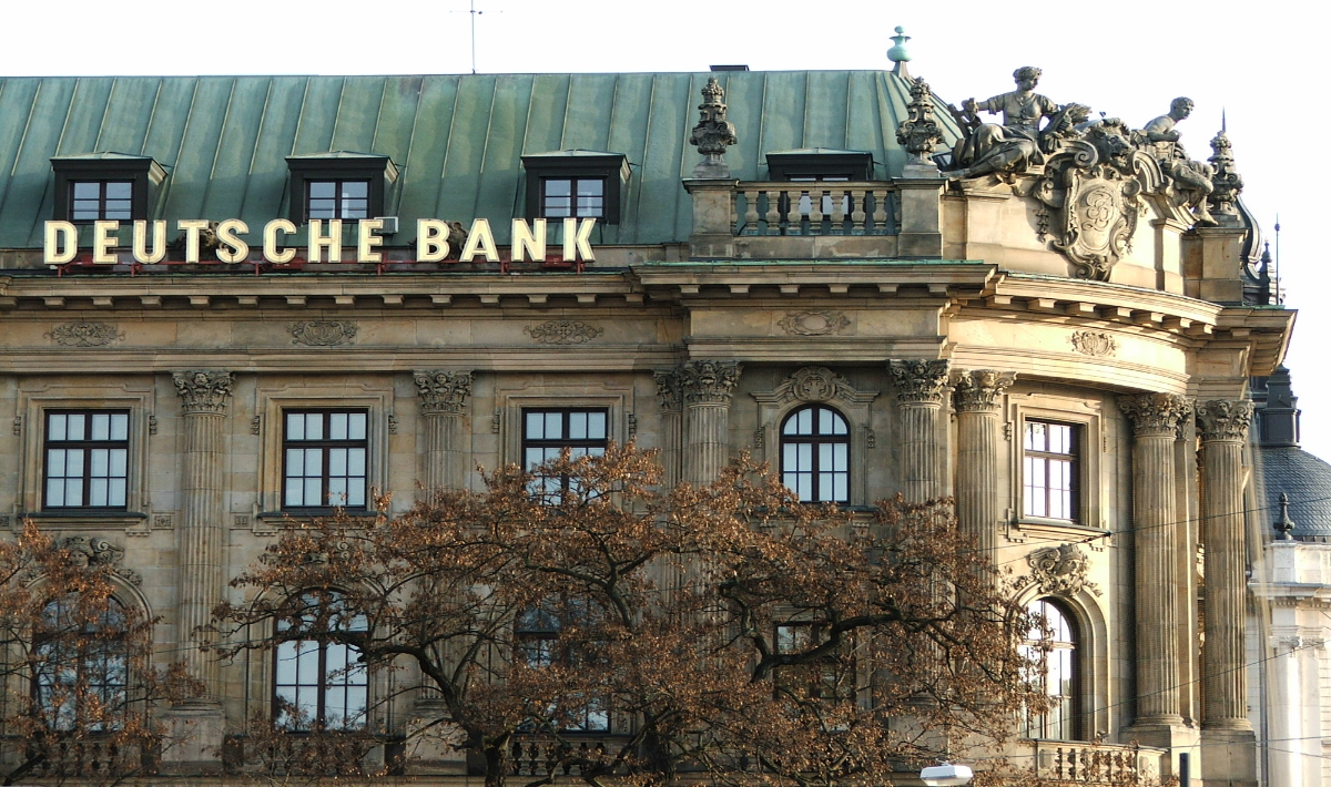 Έφοδος στα γραφεία της Deutsche Bank στη Φρανκφούρτη για το σκάνδαλο Cum-Cum
