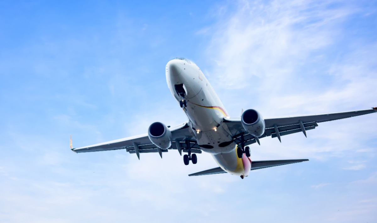 Θρίλερ εν ώρα πτήσης: Κατέρρευσε πιλότος Boeing 777 από τροφική δηλητηρίαση