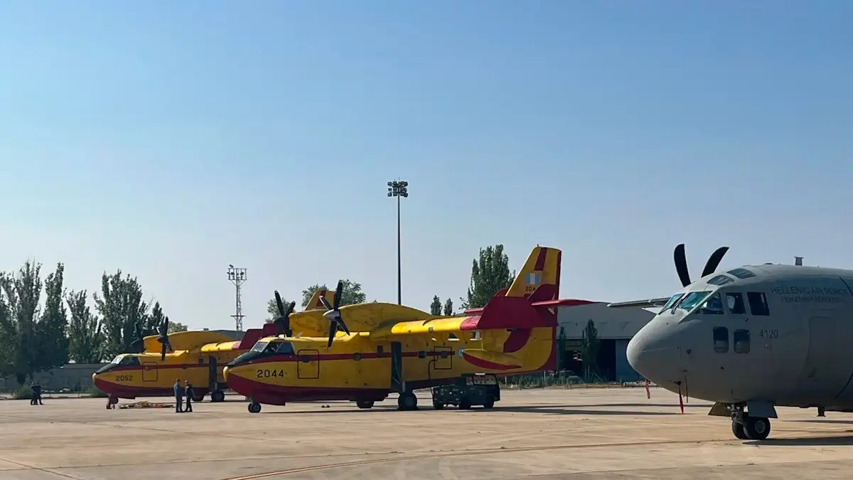 Ισπανία: Παραμένουν για ένα 24ωρο τα δύο ελληνικά Canadair στις μεγάλες δασικές πυρκαγιές