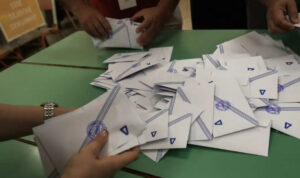 Τα μυστικά γκάλοπ του Μαξίμου: Τι δείχνουν τα πρώτα ευρήματα των δημοσκόπων