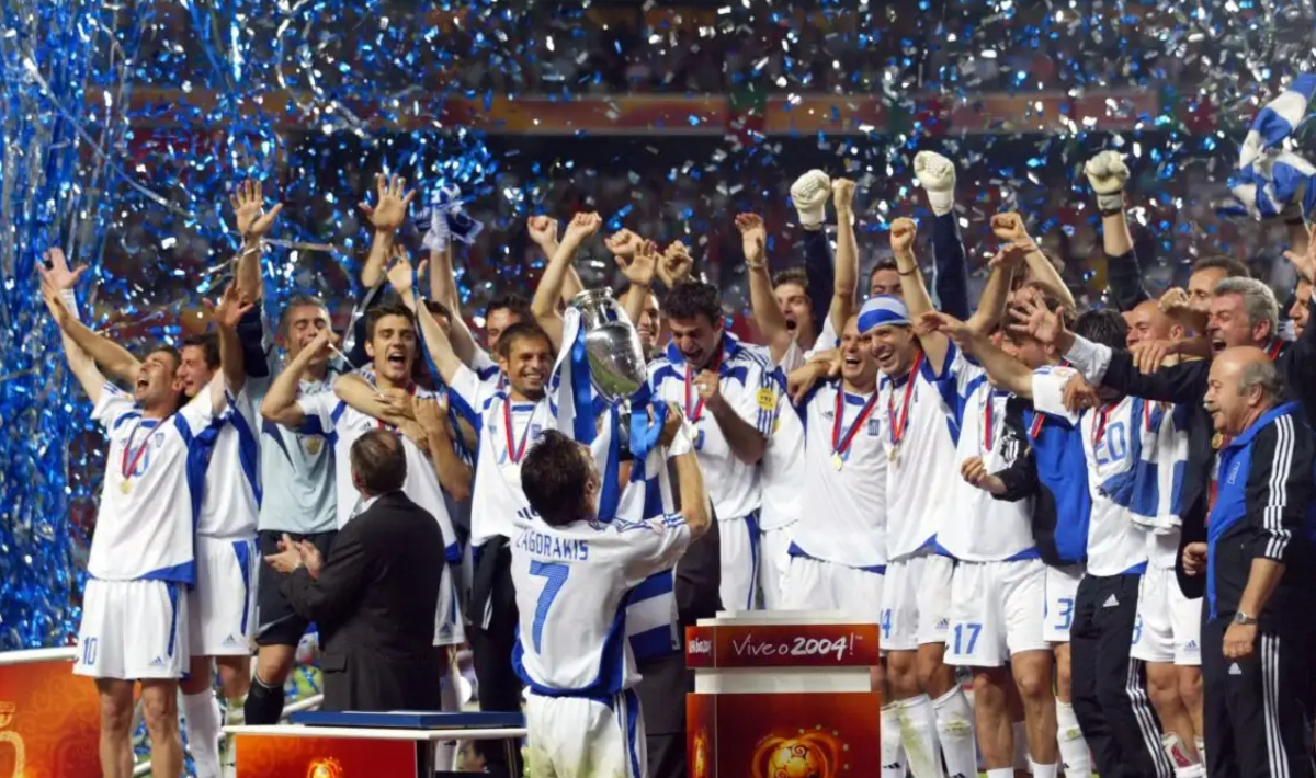 Euro 2004: 22 χρόνια από τη μέρα που η Εθνική ποδοσφαίρου έστειλε όλους τους Έλληνες στον «7ο ουρανό»