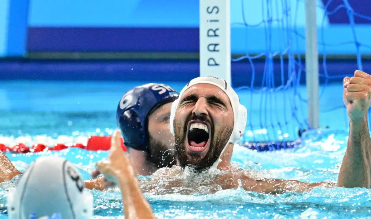 Ουγγαρία – Ελλάδα 14-15: Η τρομερή εθνική πόλο κατέκτησε το World Cup και πανηγύρισε το πρώτο χρυσό μετάλλιο της ιστορίας της