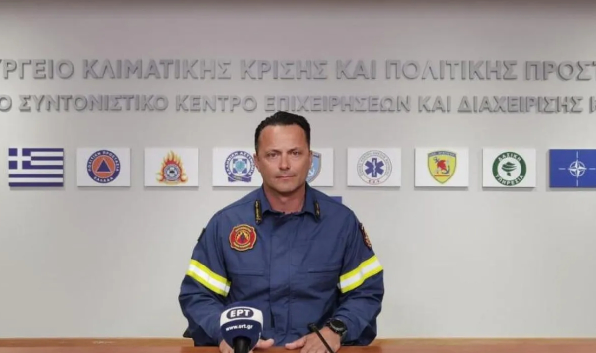 Αρτοποιός: «Οι δυνάμεις της Πυροσβεστικής επιχειρούν σχεδόν υπό μηδενική ορατότητα»