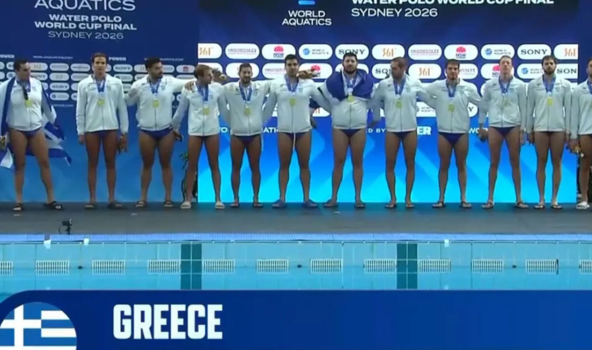 Συγκίνηση και περηφάνεια: Η ιστορική απονομή του πρώτου χρυσού στο πόλο ανδρών – Δείτε το βίντεο