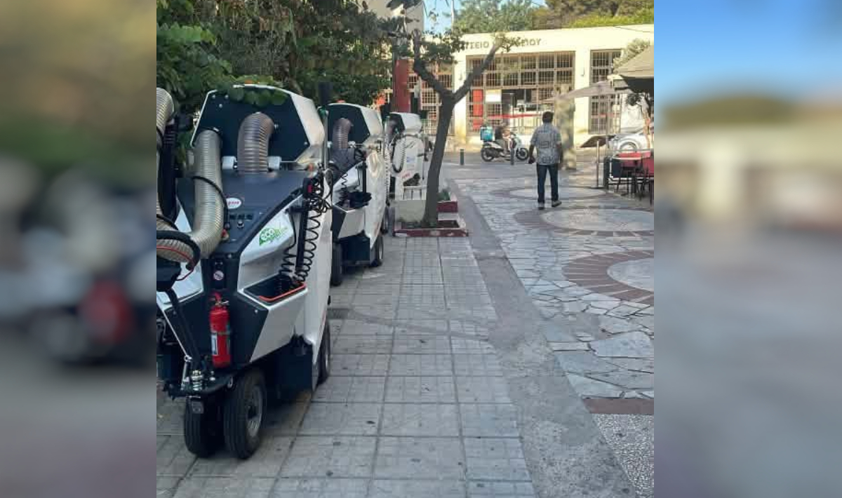 Ηράκλειο: Οχήματα καθαριότητας πάνω σε πεζόδρομο – Δύο μέτρα και δύο σταθμά;