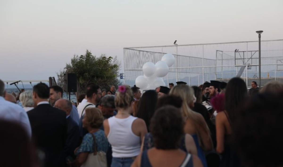Μάτι: Τρισάγιο και πομπή στη μνήμη των 104 θυμάτων της φονικής πυρκαγιάς