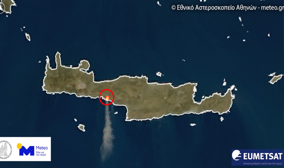 Δορυφορικές εικόνες από τους καπνούς της φωτιάς στην Κρήτη: Έχουν διανύσει περίπου 100 χιλιόμετρα