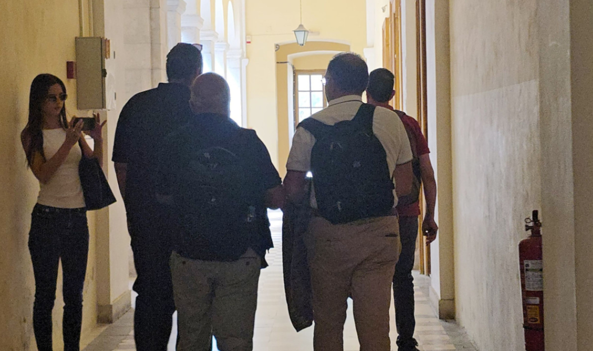Φωτιά στην Πάρο: Αφέθηκε ελεύθερος ο Δήμαρχος – Περαιτέρω έρευνα ζήτησε ο εισαγγελέας