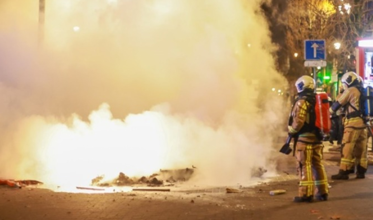 Πυρκαγιά σε κτήριο 10 ορόφων στην Αμβέρσα – Αναφορές για πολλούς νεκρούς