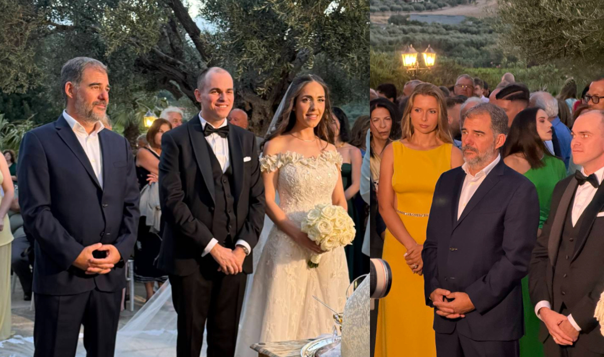 Στα σκαλιά της εκκλησίας η Θεοδώρα Κουτεντάκη και ο Νίκος Γαλανάκης – Κουμπάρος ο Αντώνης Καράτζης (φώτο)