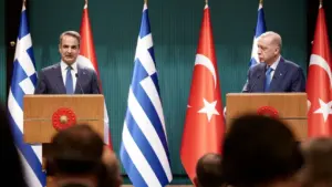 Reuters: Στο Πολεμικό Μουσείο παραδίδει ο Μητσοτάκης το περίστροφο-δώρο του Ερντογάν