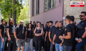 Ηράκλειο: Ένταση στα δικαστήρια για τη δολιοφθορά στην οικογένεια των προφυλακισμένων για την υπόθεση Δασκαλάκη (Βίντεο)