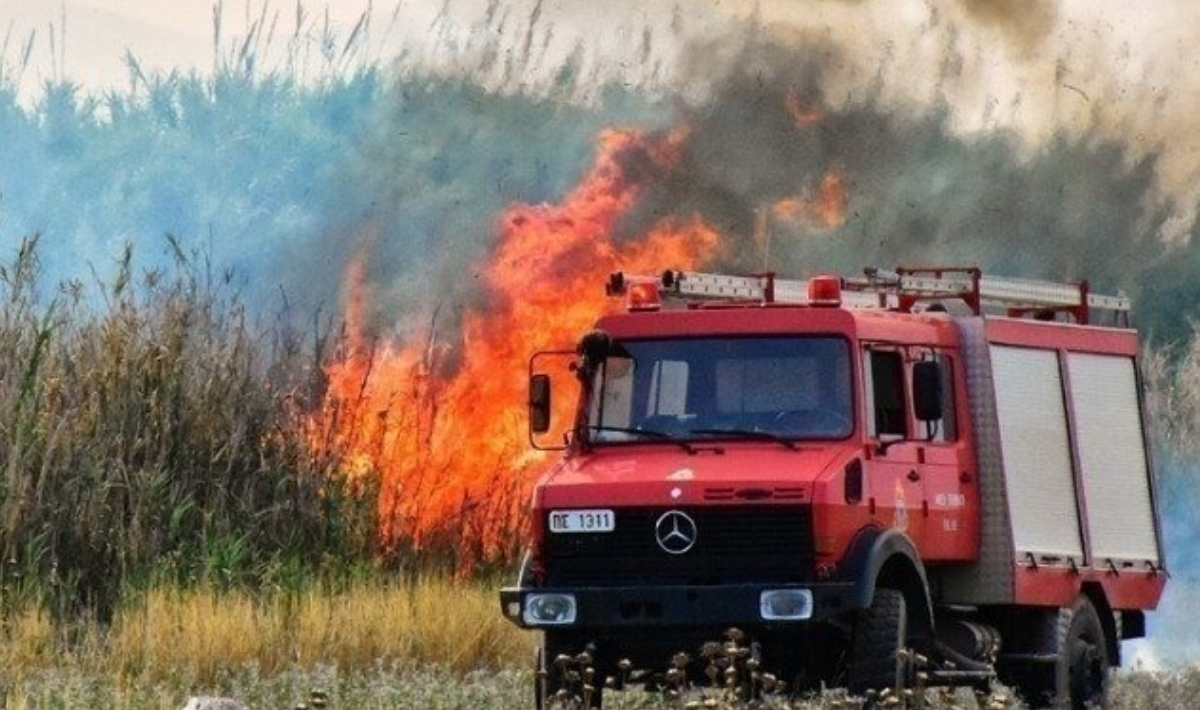 Σε αυξημένη επιφυλακή η Πυροσβεστική – Τουλάχιστον 45 φωτιές σε ένα 24 ώρο