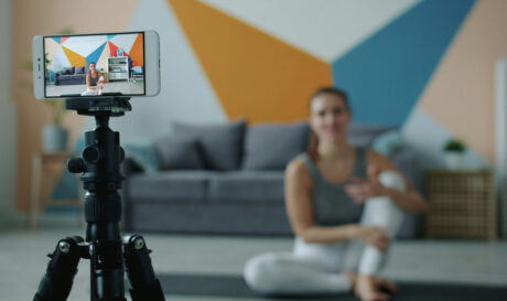 INFLUENCER SOCIAL MEDIA